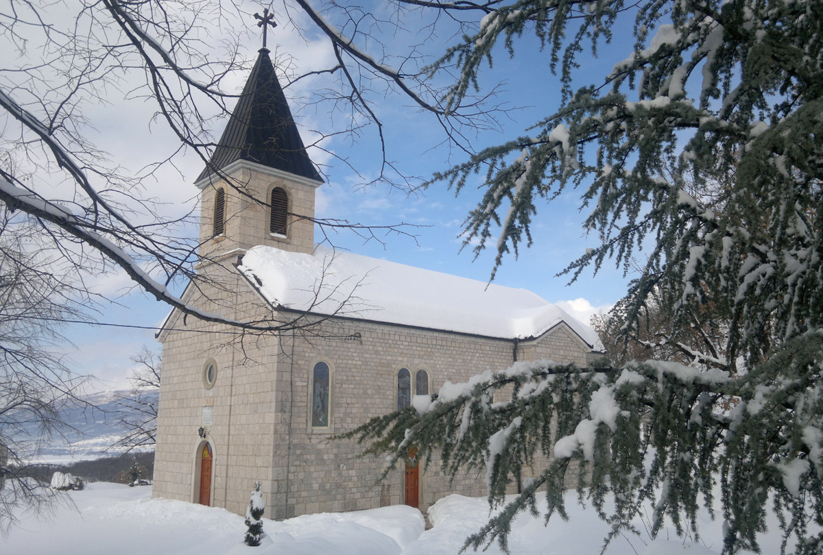 zupna crkva posuski gradac 2d